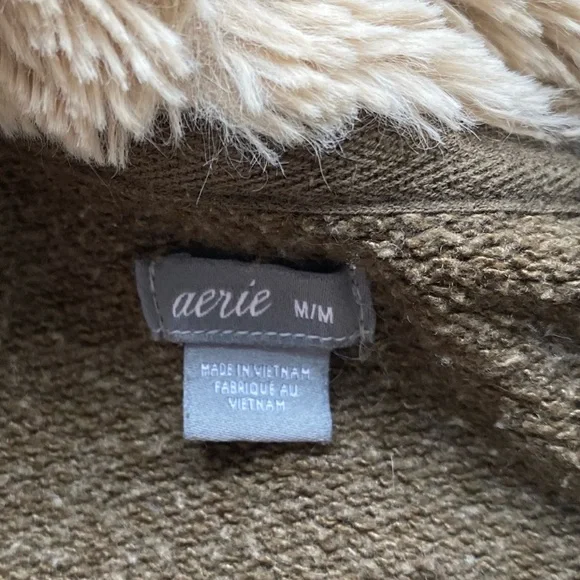 NWOT Aerie Oversized Army Green Fur Hood Sweatshirt: Size M - Picture 2 of 2